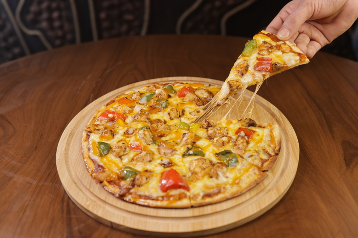 CHICKEN TIKKA PIZZA